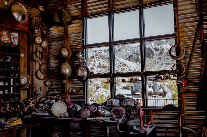 vente-BRIGNOLES-min_shop_window_part_junk_abandoned-138873